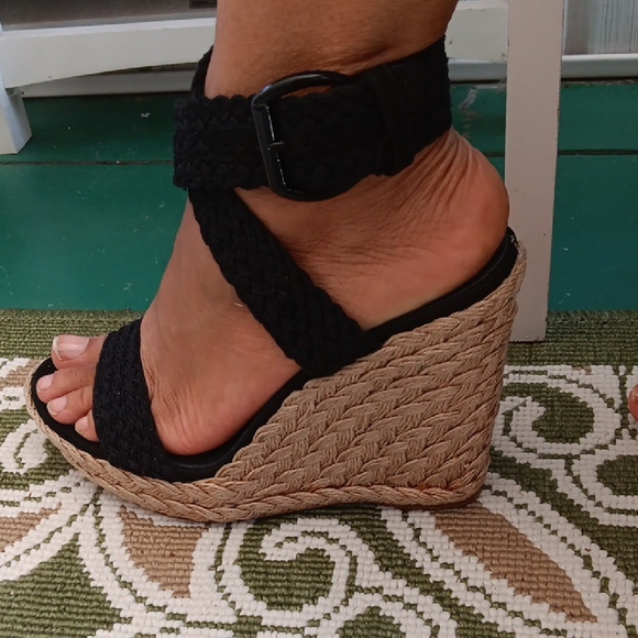 Stuart Weitzman Alex Nero Crochet Black  Woven Wedges Sandals 9.5 M - Picture 7 of 16